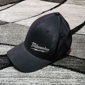 MILWAUKEE FLEXFIT FITTED BLACK LOGO CAP HAT S/M